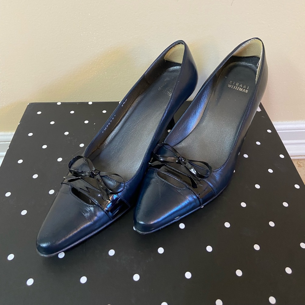 Vintage Stuart Weitzman Black leather kitten heels